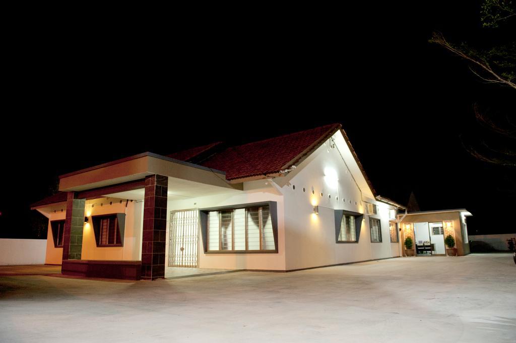 Raintown Inn Taiping Bagian luar foto